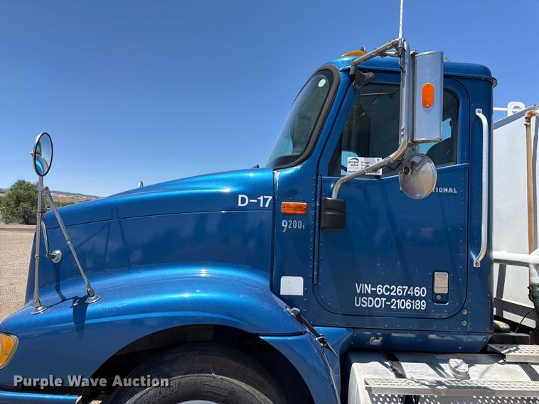 image for item FM7548 2006 International 9200i water truck