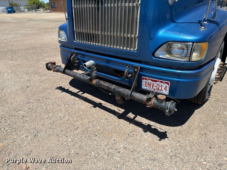 image for item FM7548 2006 International 9200i water truck