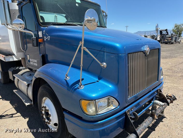 image for item FM7548 2006 International 9200i water truck