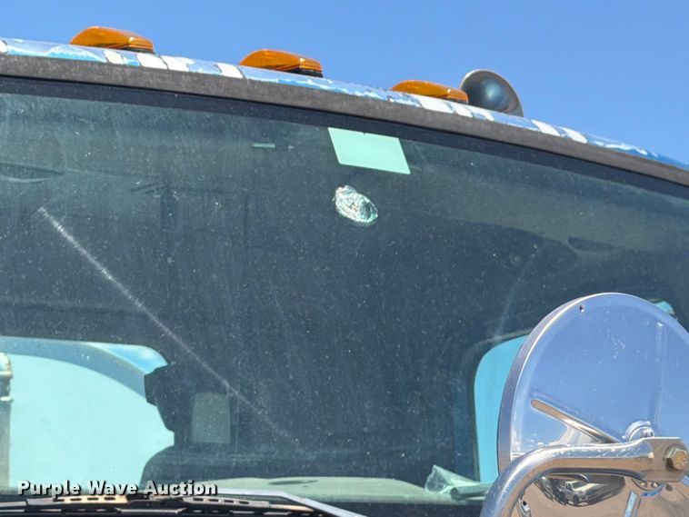 image for item FM7548 2006 International 9200i water truck