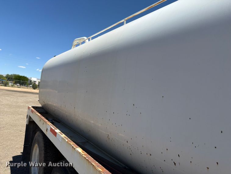 image for item FM7548 2006 International 9200i water truck