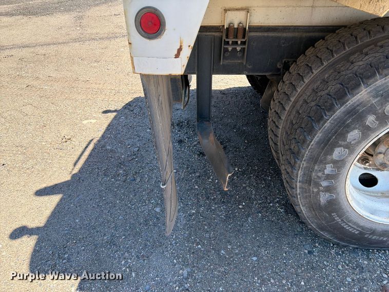 image for item FM7548 2006 International 9200i water truck