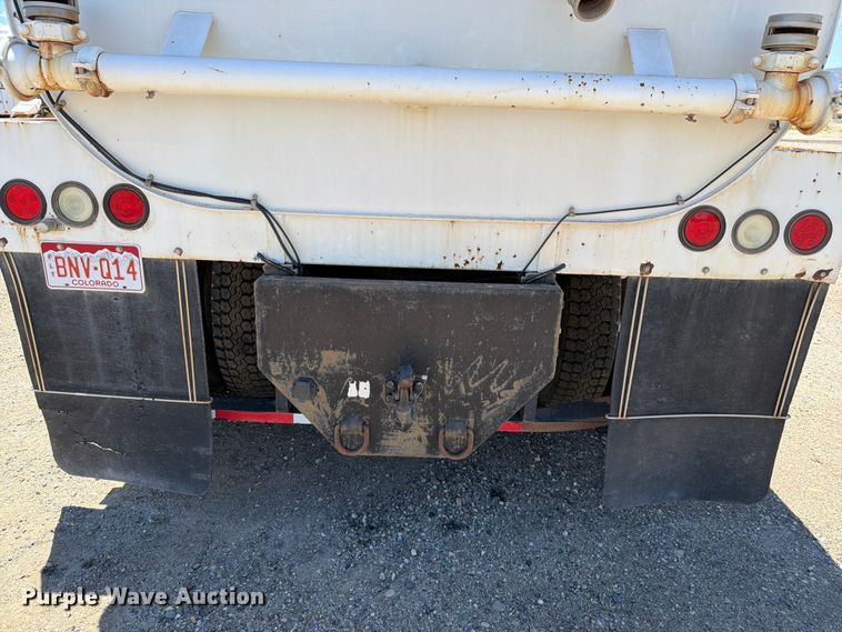 image for item FM7548 2006 International 9200i water truck