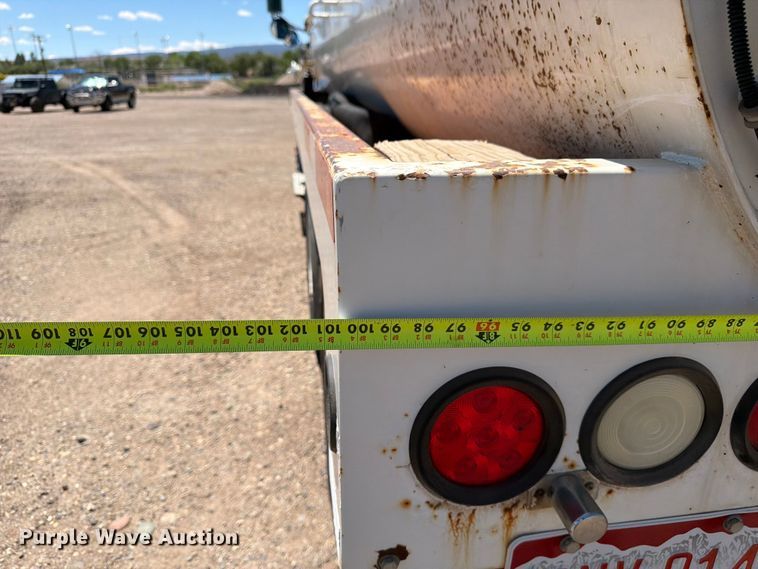 image for item FM7548 2006 International 9200i water truck