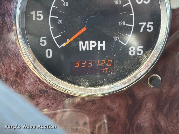image for item FM7548 2006 International 9200i water truck