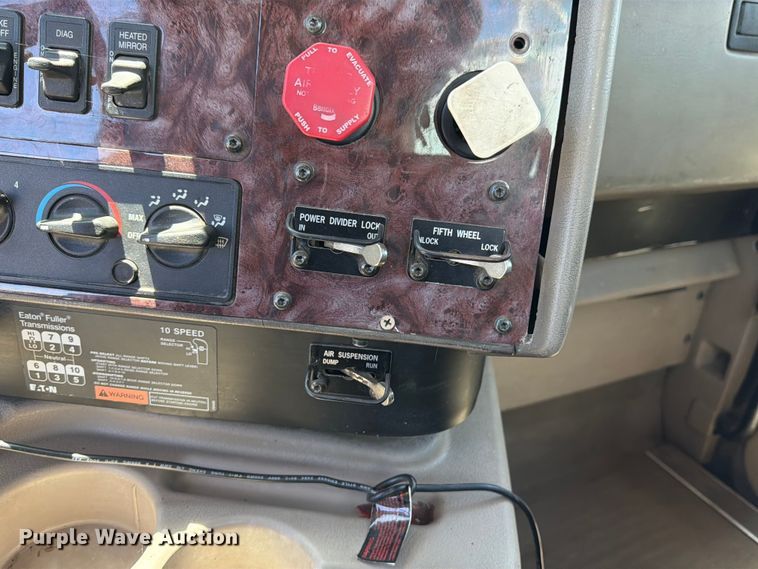 image for item FM7548 2006 International 9200i water truck