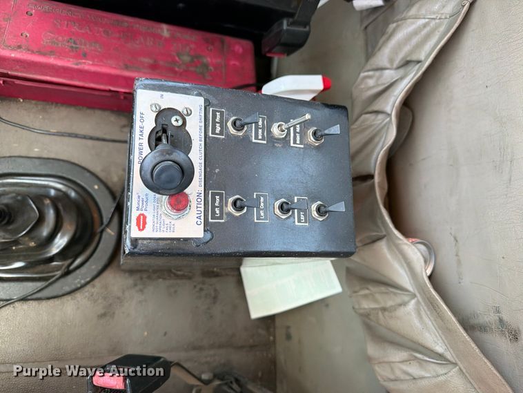 image for item FM7548 2006 International 9200i water truck