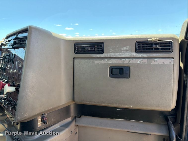 image for item FM7548 2006 International 9200i water truck