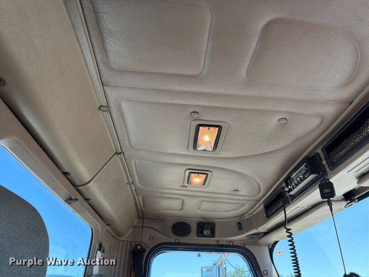image for item FM7548 2006 International 9200i water truck