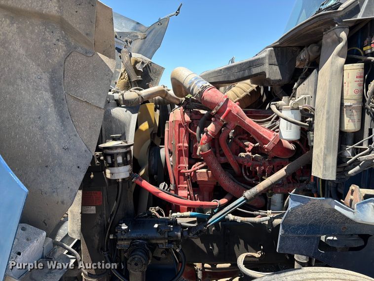 image for item FM7548 2006 International 9200i water truck
