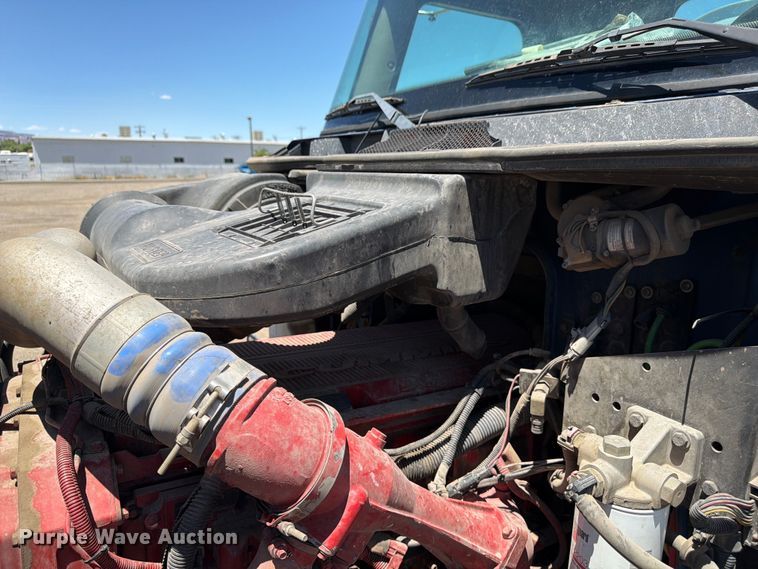 image for item FM7548 2006 International 9200i water truck