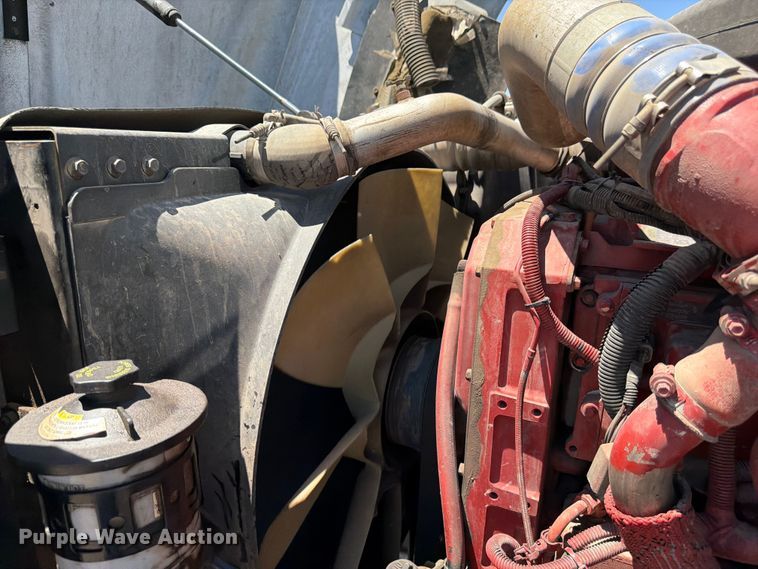 image for item FM7548 2006 International 9200i water truck