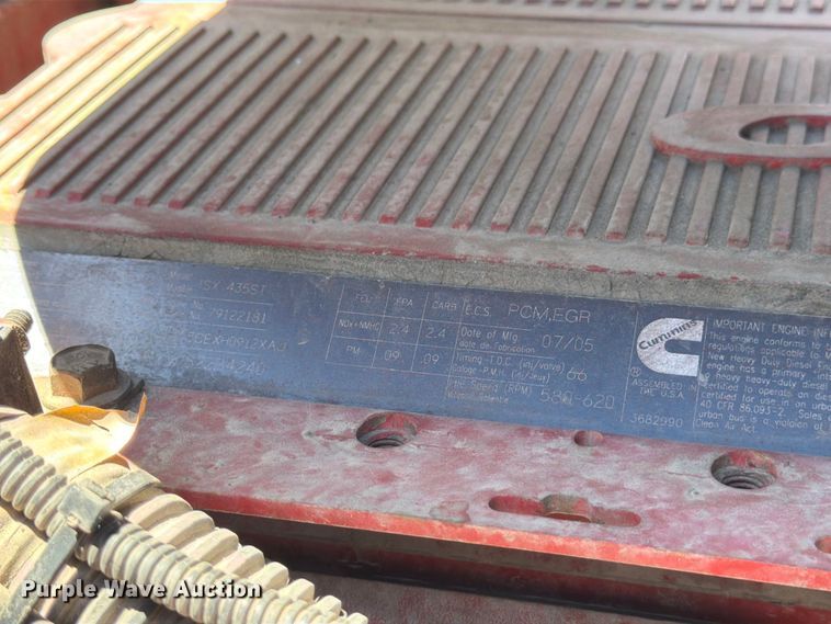 image for item FM7548 2006 International 9200i water truck
