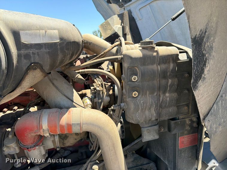 image for item FM7548 2006 International 9200i water truck