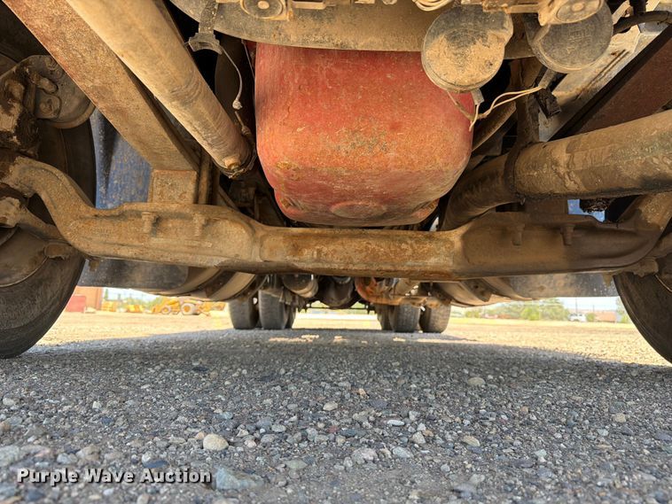 image for item FM7548 2006 International 9200i water truck