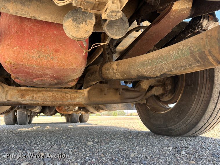 image for item FM7548 2006 International 9200i water truck