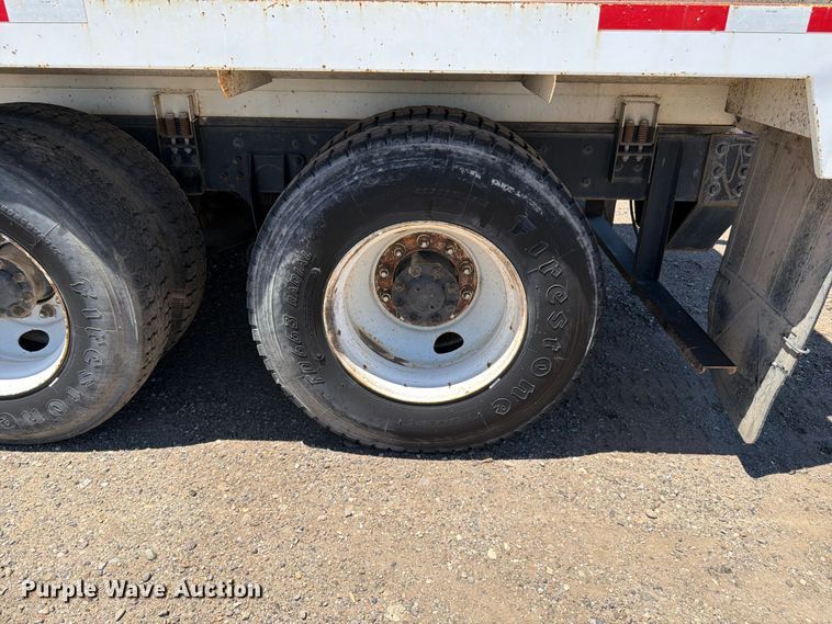 image for item FM7548 2006 International 9200i water truck