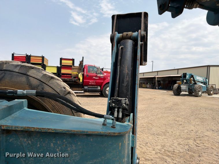 image for item FM7558 2004 Gradall 534D-10 telehandler