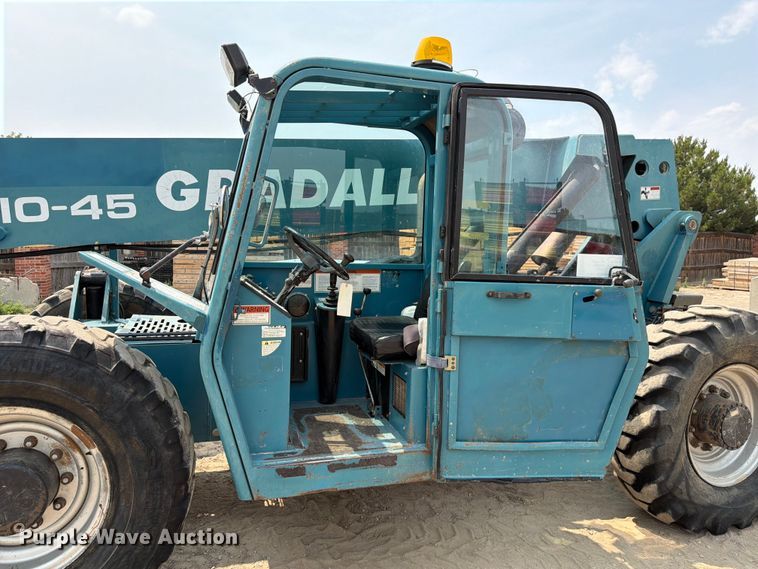 image for item FM7558 2004 Gradall 534D-10 telehandler
