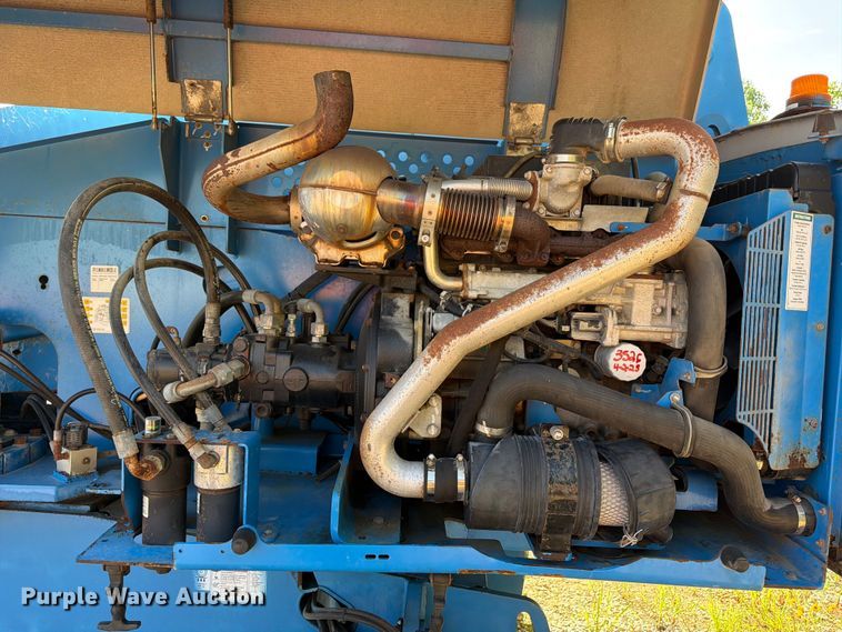 image for item FN2006 2014 Genie S-60X boom lift