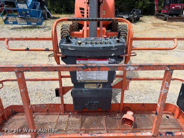 image for item FN2007 2014 JLG 600AJ boom lift