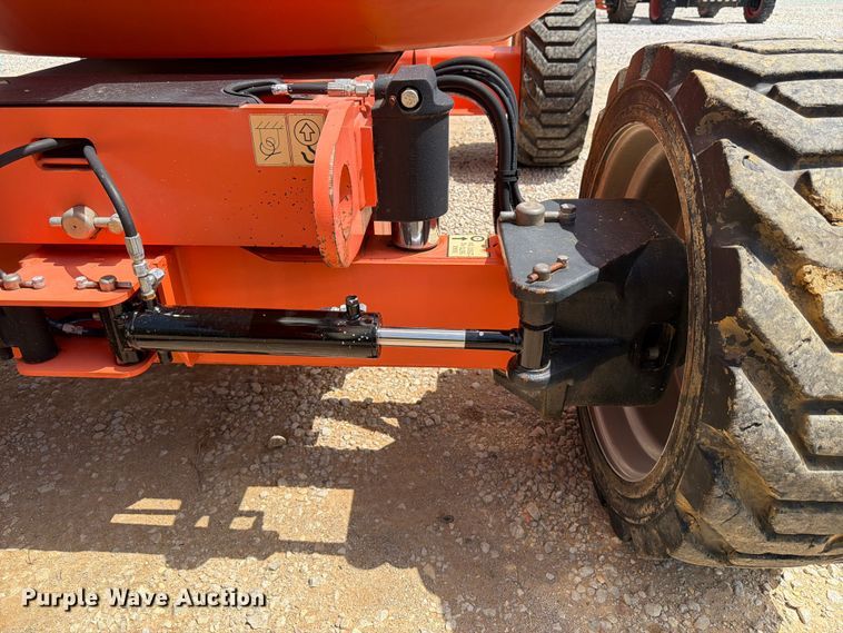 image for item FN2007 2014 JLG 600AJ boom lift