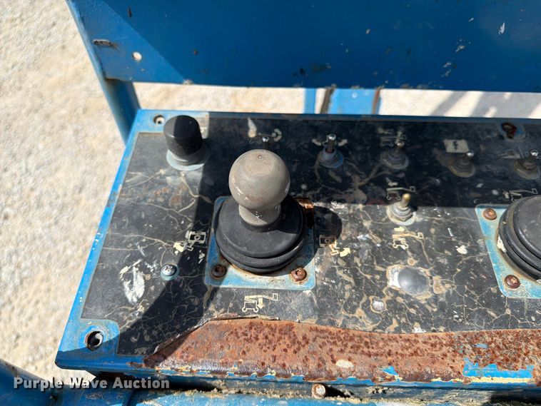image for item FN2009 2013 Genie Z60 boom lift