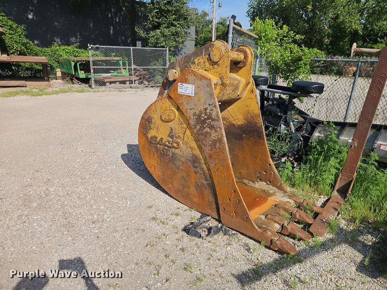 image for item FN5724 Esco PC400-3 excavator bucket