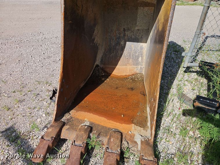 image for item FN5724 Esco PC400-3 excavator bucket