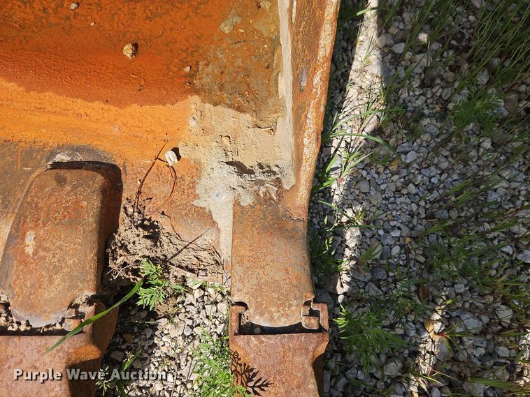 image for item FN5724 Esco PC400-3 excavator bucket