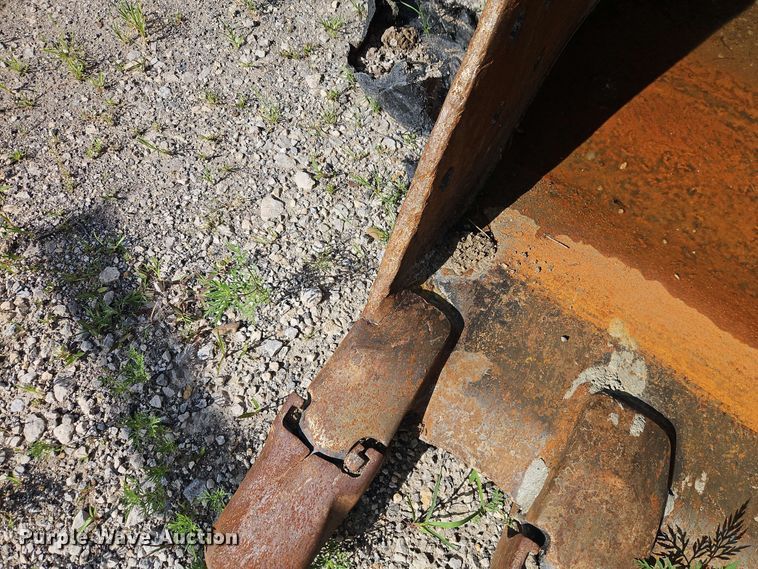 image for item FN5724 Esco PC400-3 excavator bucket