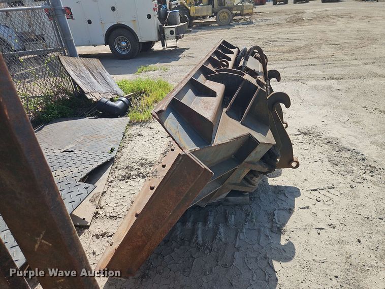 image for item FN5725 Balderson BIT36-3YQ side dump bucket
