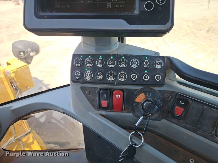 image for item FN5727 2015 Caterpillar 938M wheel loader