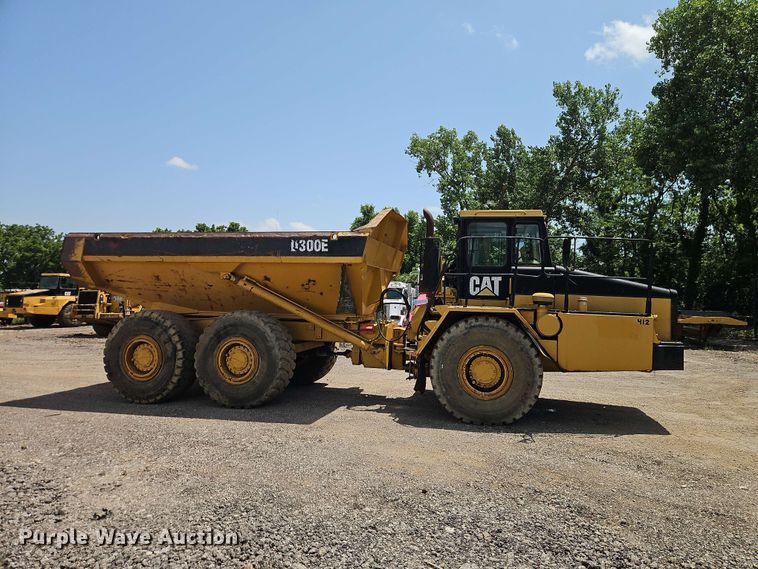image for item FN5728 1998 Caterpillar D300E articulated haul truck