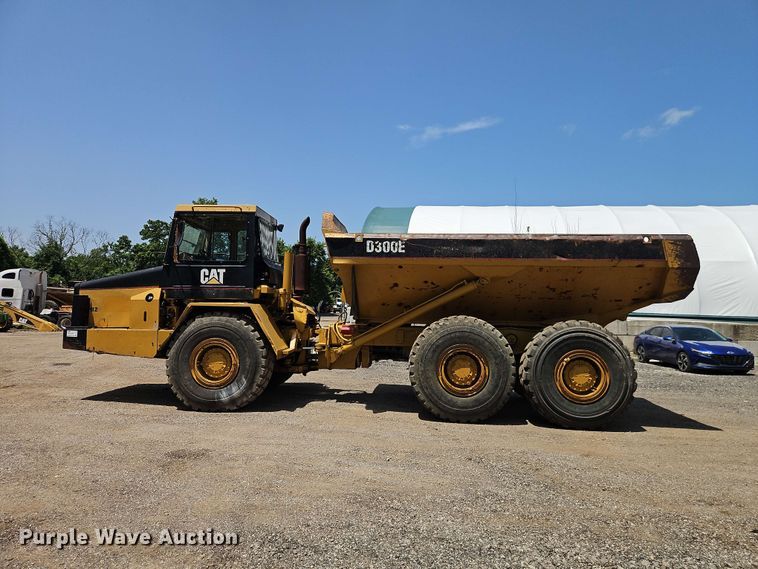 image for item FN5728 1998 Caterpillar D300E articulated haul truck