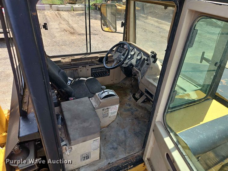 image for item FN5728 1998 Caterpillar D300E articulated haul truck