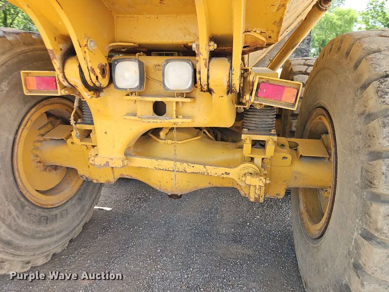 image for item FN5728 1998 Caterpillar D300E articulated haul truck