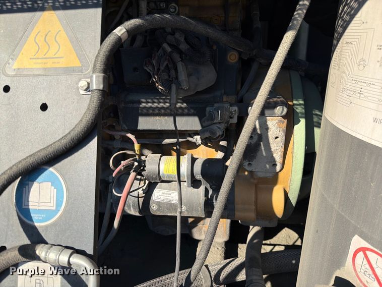 image for item FN5742 Sullair 900HAF air compressor