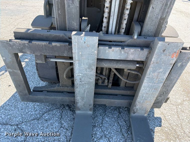 image for item FN5744 Clark forklift