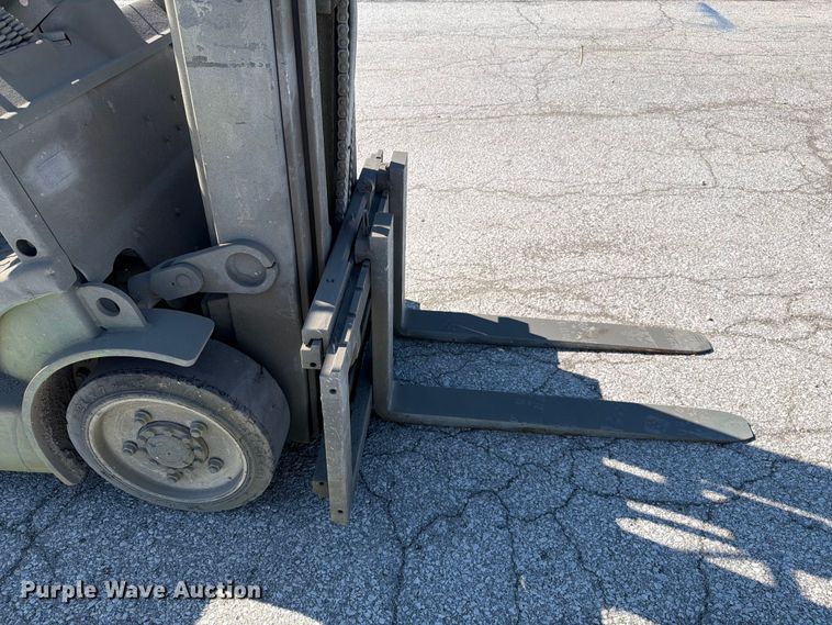 image for item FN5744 Clark forklift
