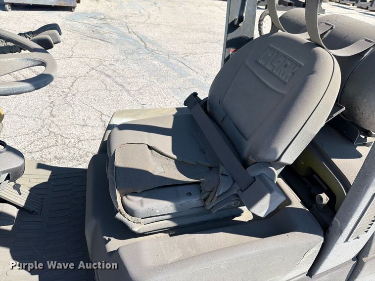 image for item FN5744 Clark forklift