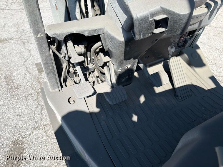 image for item FN5744 Clark forklift