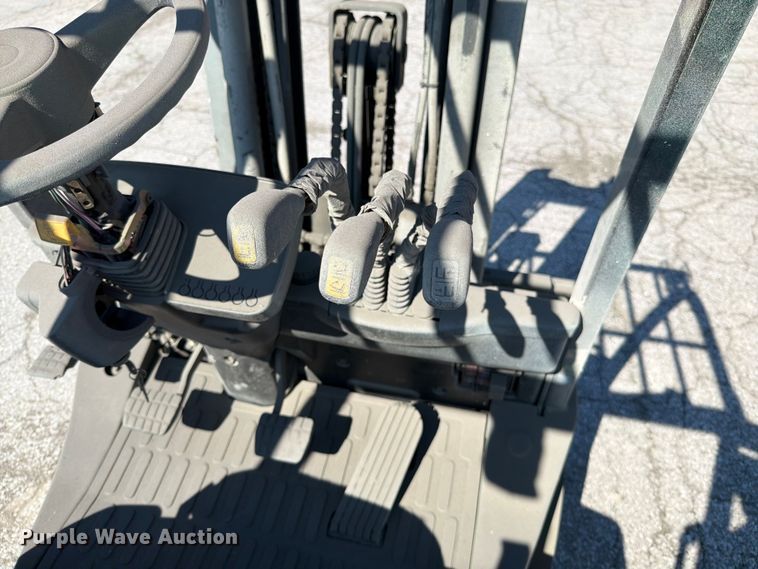 image for item FN5744 Clark forklift