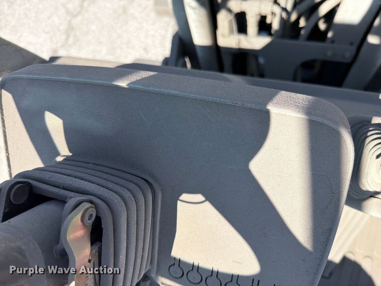 image for item FN5744 Clark forklift