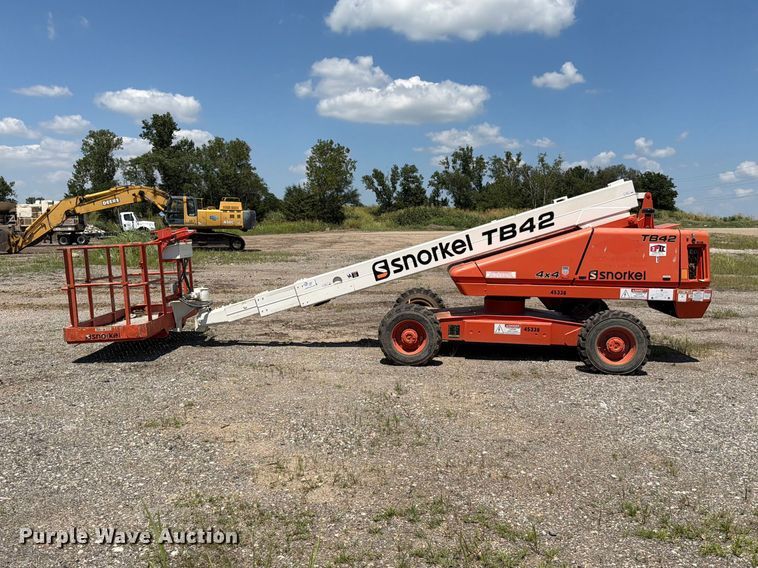 image for item FN5745 2005 Snorkel TR42 DZ boom lift