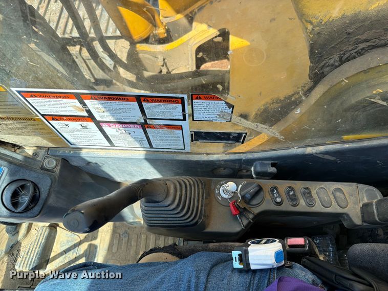 image for item FN5746 2008 Komatsu PC400LC-8 excavator