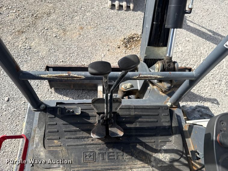 image for item FO4501 Terex TC352R mini excavator