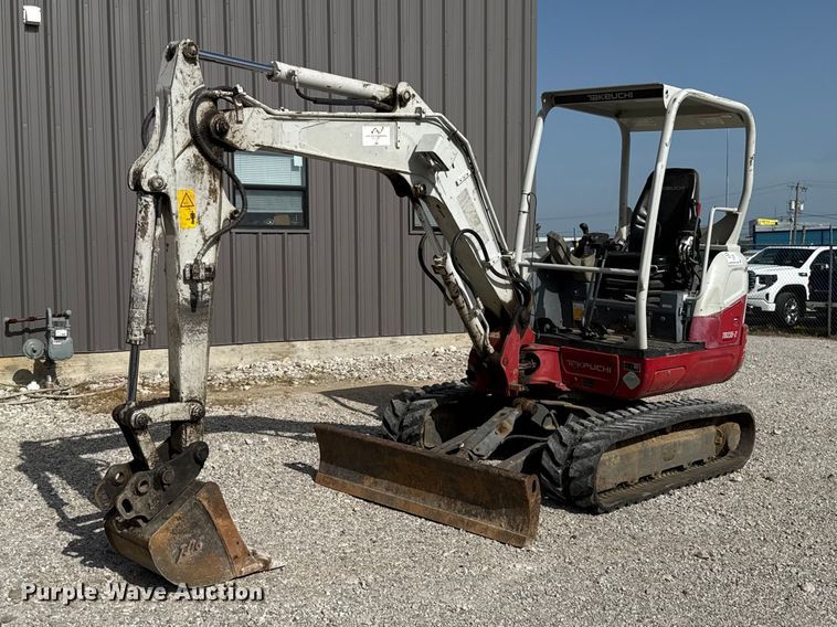 image for item FO4502 Takeuchi TB235-2 mini excavator