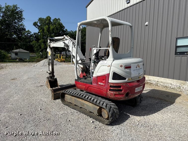 image for item FO4502 Takeuchi TB235-2 mini excavator