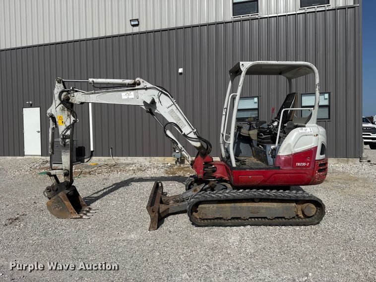 image for item FO4502 Takeuchi TB235-2 mini excavator
